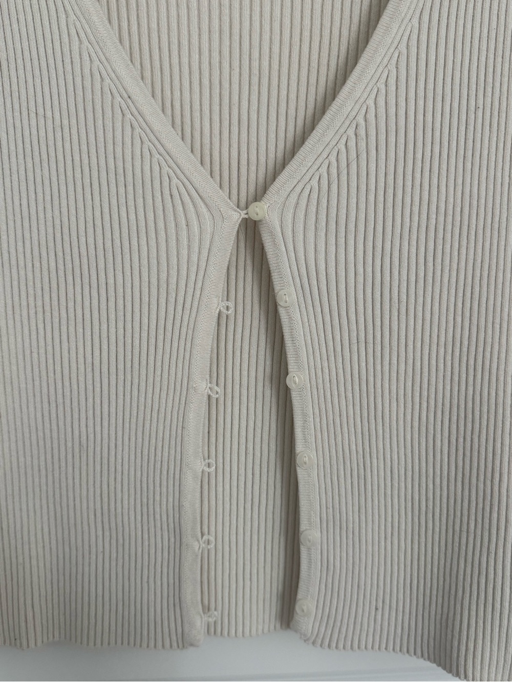 H&M Ribbed V-Neck Button-Front Crop Top - Cream - Picture 2 of 4